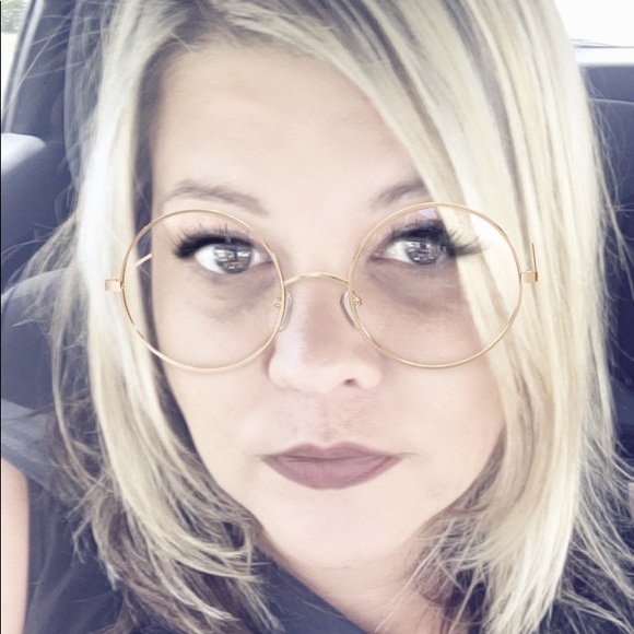 Meet your Posher, Faith - Picture 1 of 1